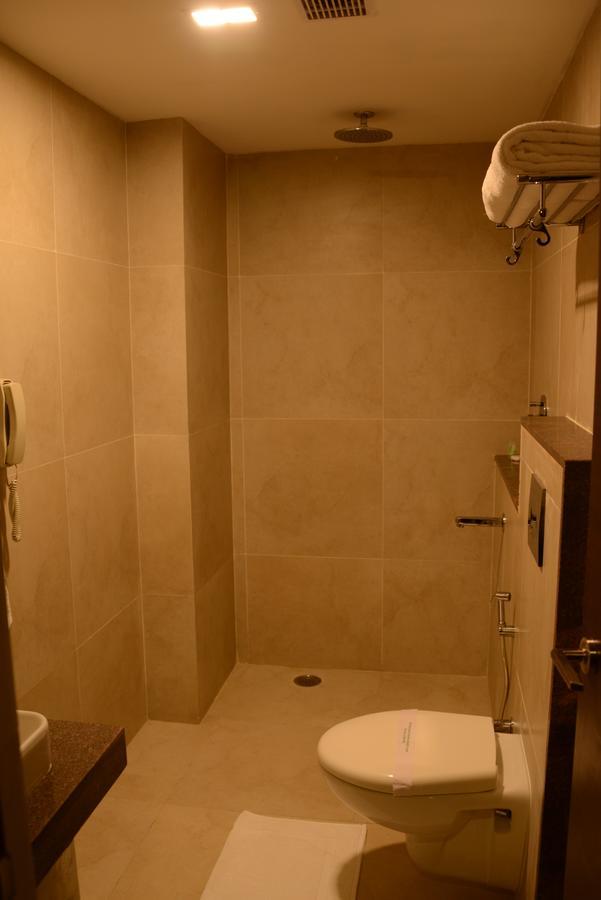 Blu Iris Hotel Chennai Exterior photo