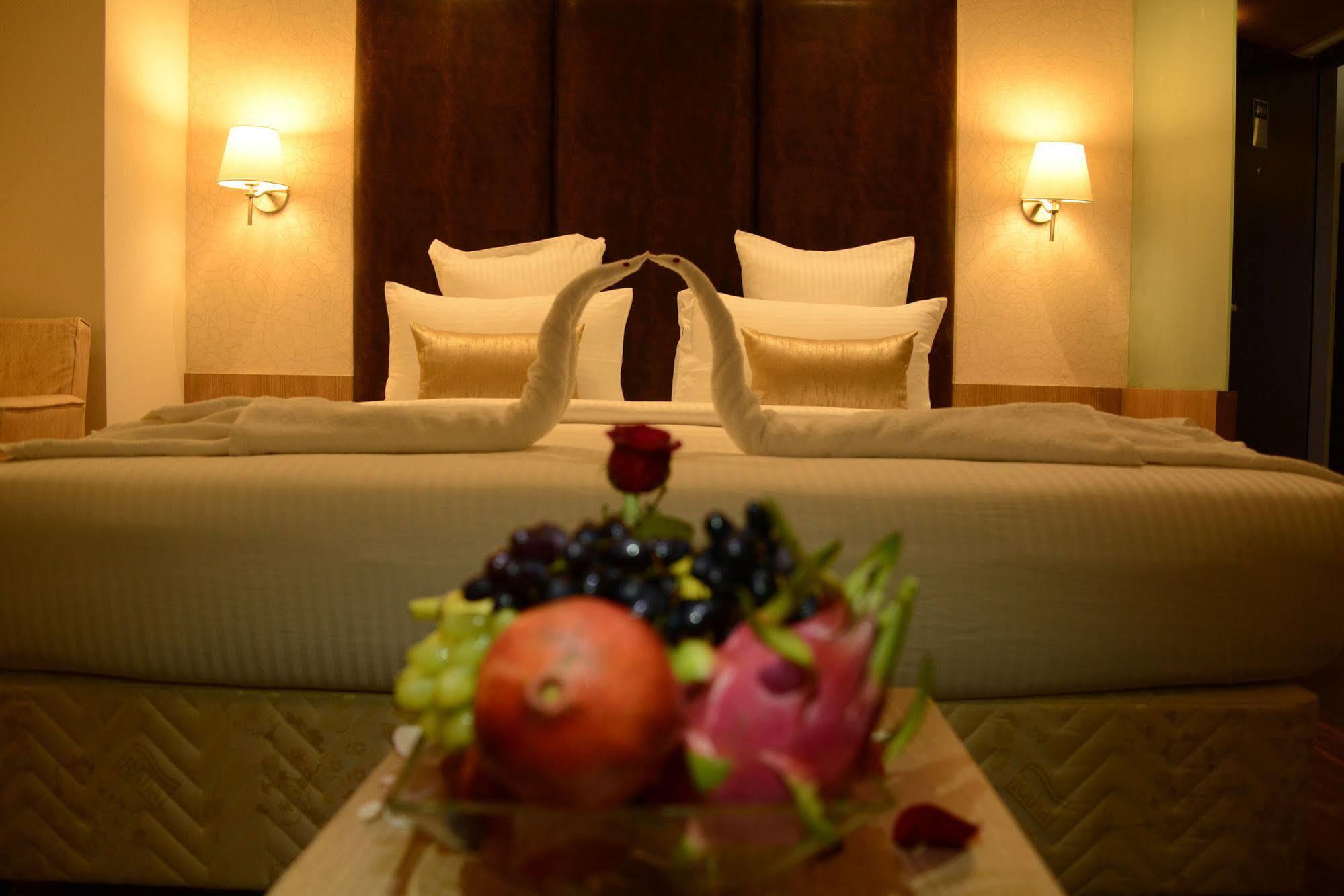 Blu Iris Hotel Chennai Exterior photo